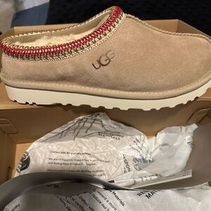 UGG Tasman